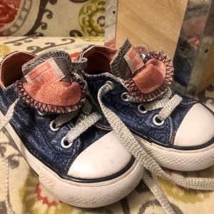 💕 Stylish Little Girls Converse!